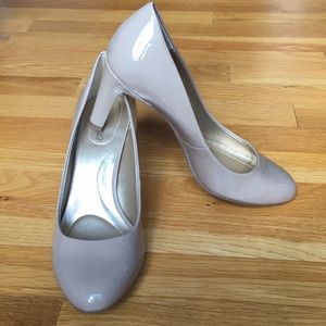 Bandolino B-flexible pumps in taupe